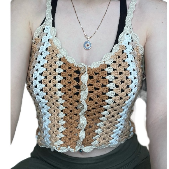 Crocheted Cropped tank top. Button down. NEW WITH TAGS INCLUSION XTRA BUTTON - Picture 2 of 7